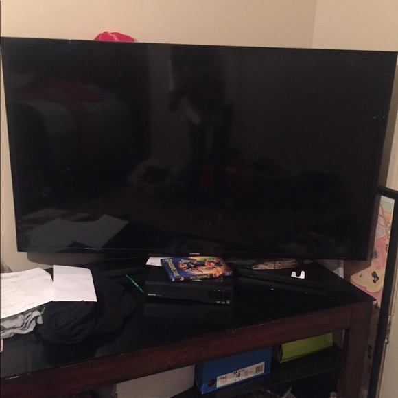 48 inch flat screen Samsung smart tv - Picture 1 of 1